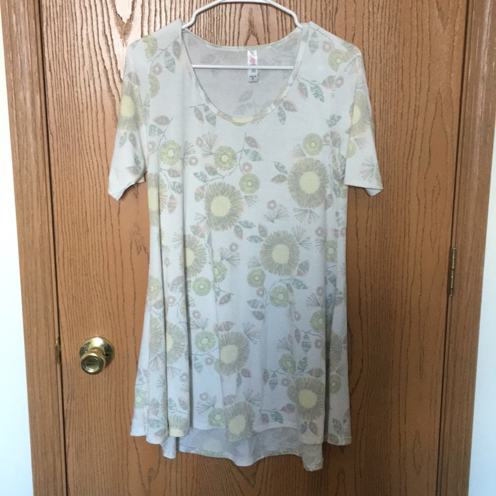 LuLaRoe Perfect Tee